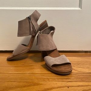 Tom’s Majorca Cutout Sandal in Suede